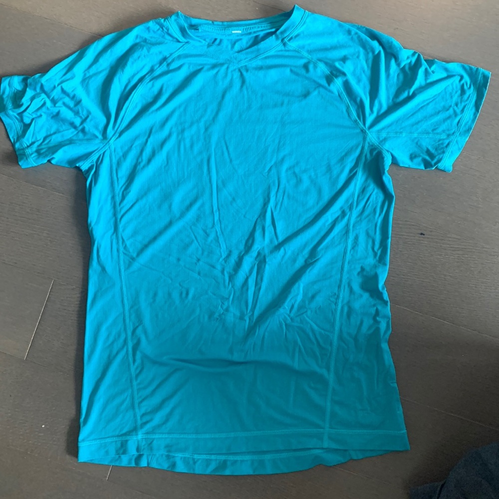 Lululemon Men’s shirt